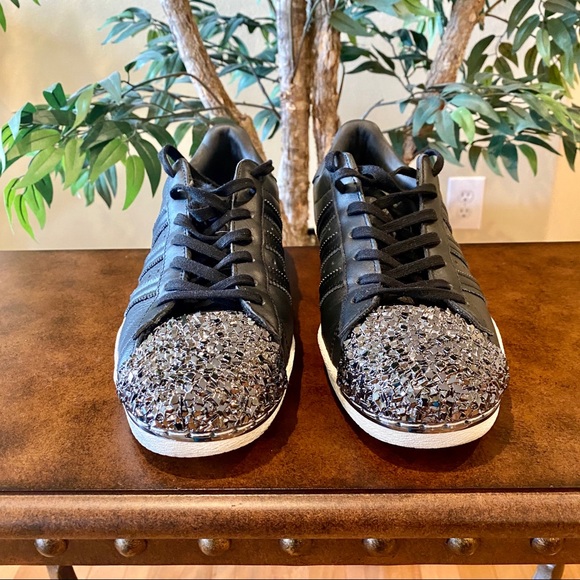 ADIDAS SHOES - Picture 2 of 4